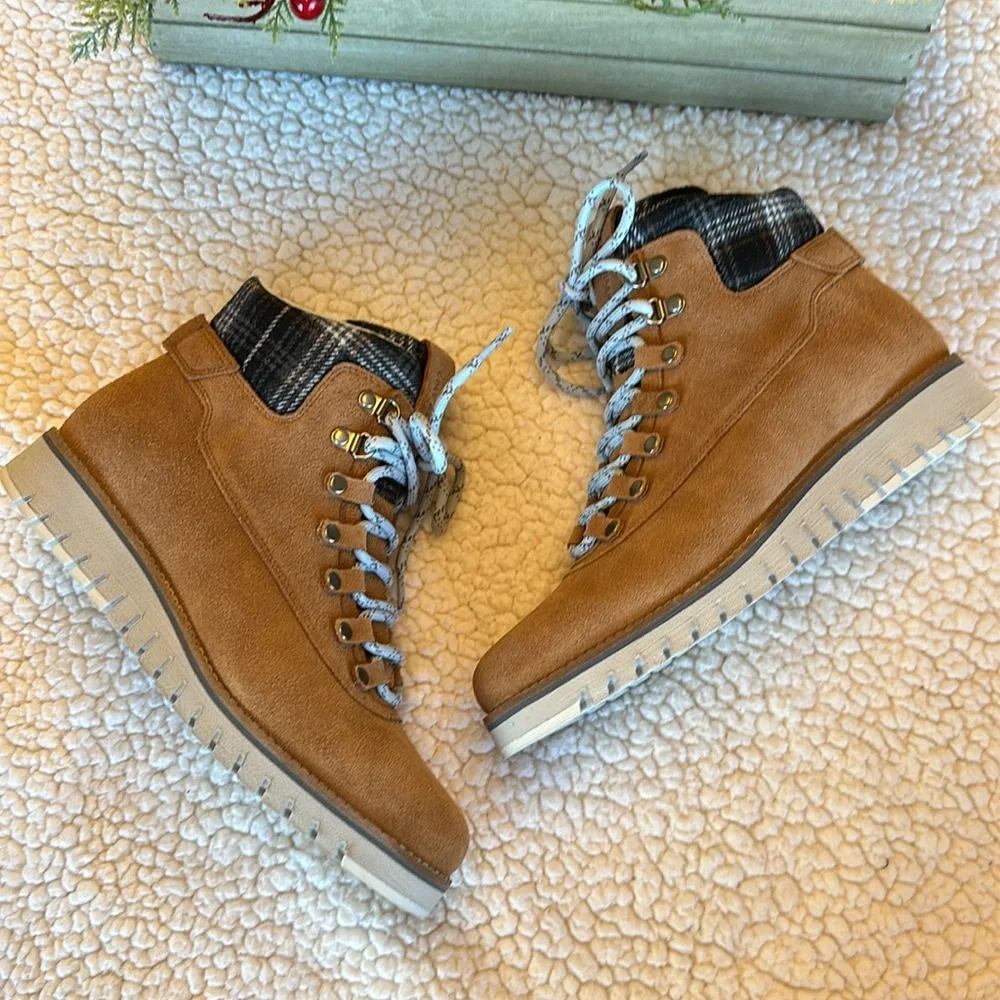 Cole Haan Zerogrand Explorer Gateway Hiker Waterproof Boots Sz 8 New in Box - Picture 10 of 16